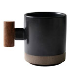 Custom korean stoneware ceramic mugs black and brown glazed with wooden handle
