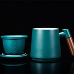 Suppliers 400ml blue matte ceramic tea mugs with tea filter and wooden handle