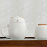 Cute matte cat shaped ceramic mugs with cat lid for tea or coffee suppliers